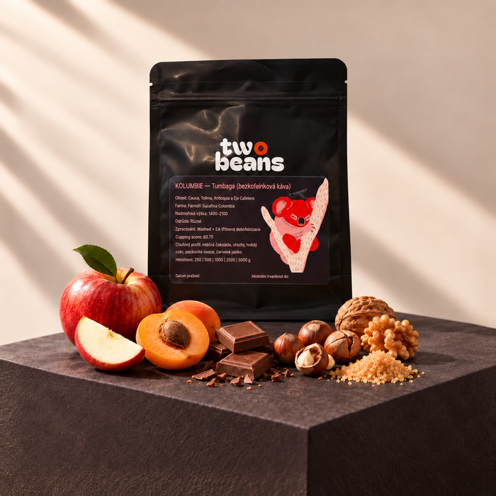 Sáček bezkofeinové kávy Two Beans Kolumbie – Tumbaga s mléčnou čokoládou, ořechy, hnědým cukrem, peckovitým ovocem a červeným jablkem